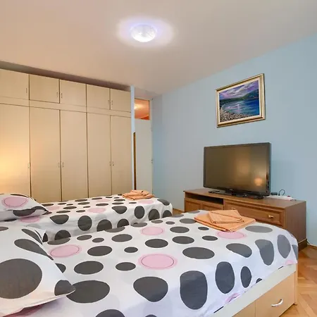 Stefan Apartment *