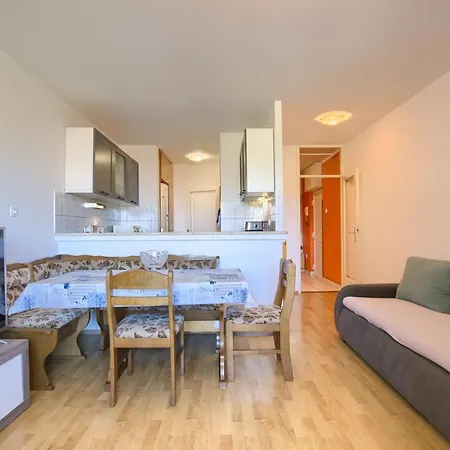 Stefan Apartment *